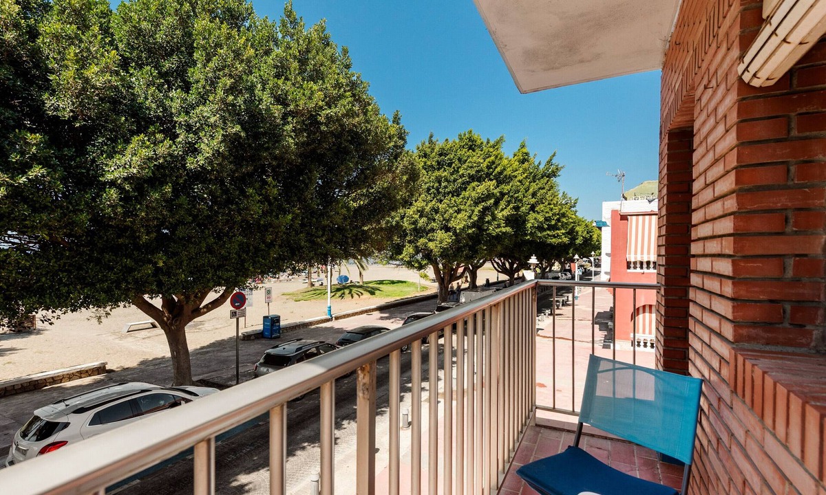 Playas del Palo House | Holiday Home 'Coral Beach' with Sea Views, Wi-Fi and Air Conditioning