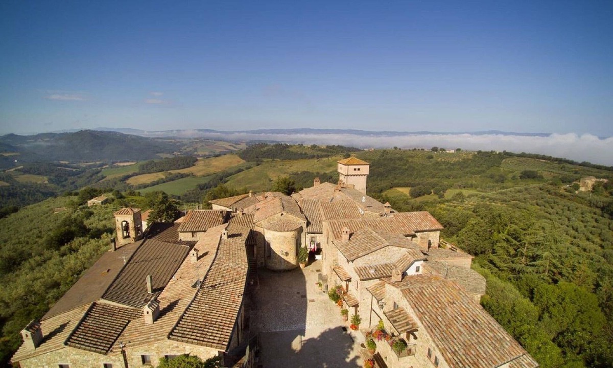Canalicchio House | Holiday Home in Collazzone with Pool & Sauna