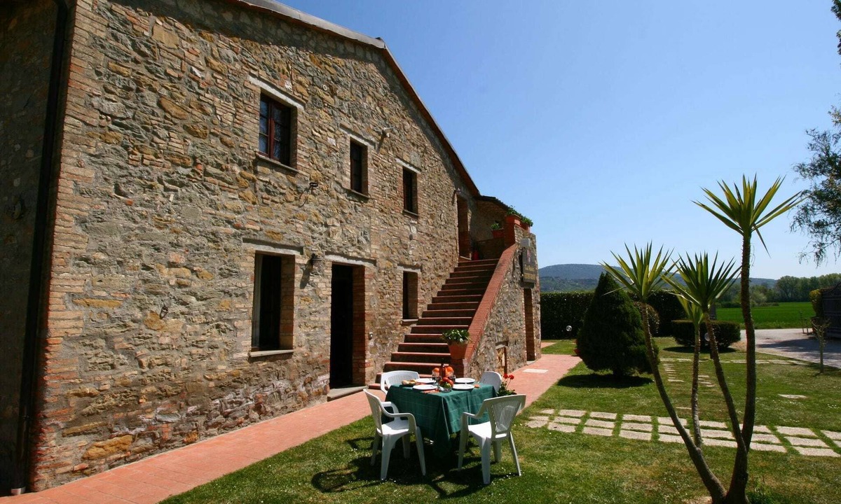Collesanto Cottage | Holiday Home in Magione near Lake Trasimeno