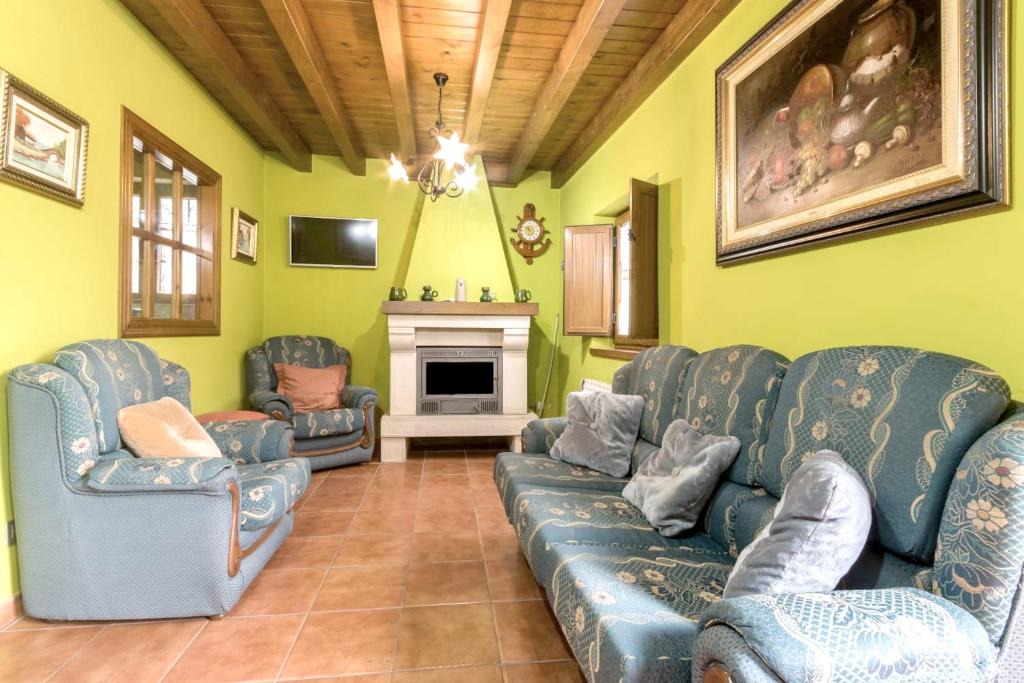 Trescares House | Holiday home in rural area with mountain view in Trescares