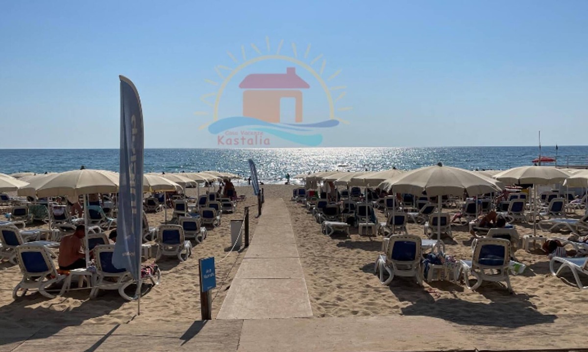 Ragusa House | Holiday Home "Kastalia - La Relax" with Sea View, Shared Pool & Wi-Fi