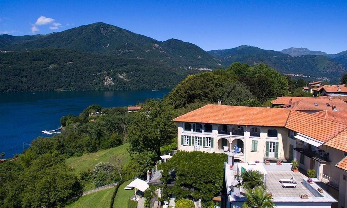 Crabbia House | Holiday house Pettenasco for 1 - 20 persons with 10 bedrooms - Holiday home