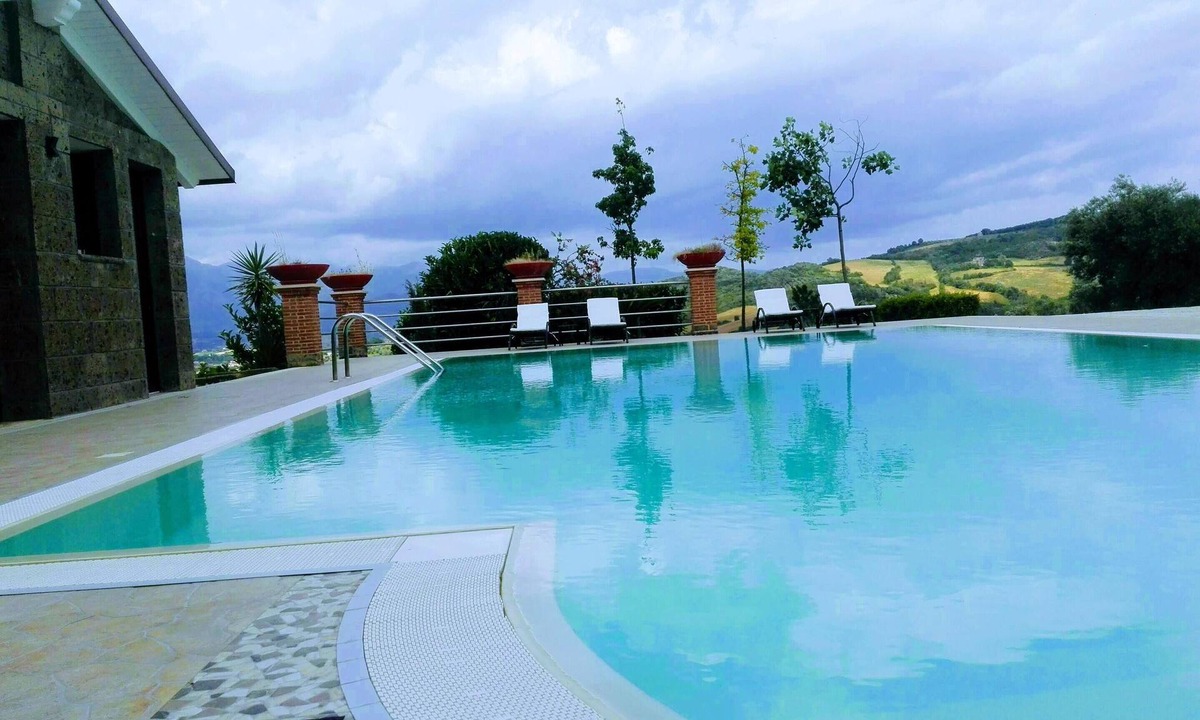 Caiazzo House | Homerez - Nice house for 6 ppl. with shared pool and garden at Bosco di Caiazzo