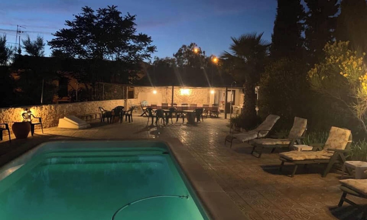 Abanilla Ski Chalet | Homerez - Welcoming chalet in Abanilla: private pool!