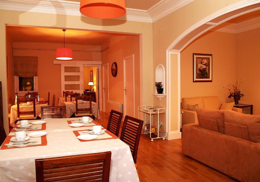 Buira House | Hostal Canigó