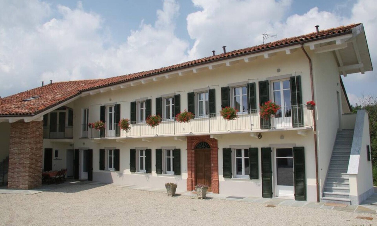 Montaldo Roero Apartment | House of Rocks Apartment Rocca Serro