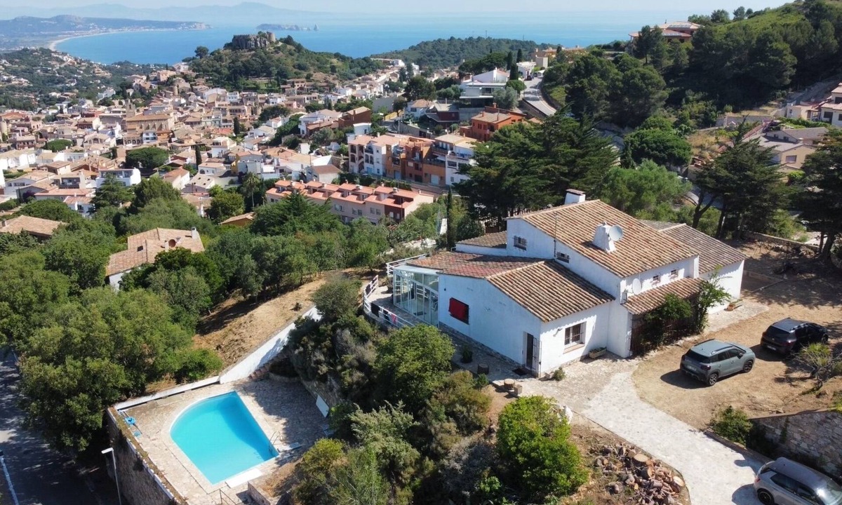 Begur House | House with superb views, swimming pool and pétanque court