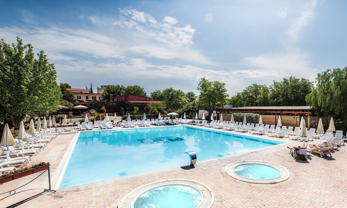 Aurelio RV Rental | hu Roma Camping In Town