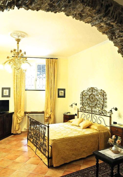 Borgo Antico House | Il Giardino Incantato