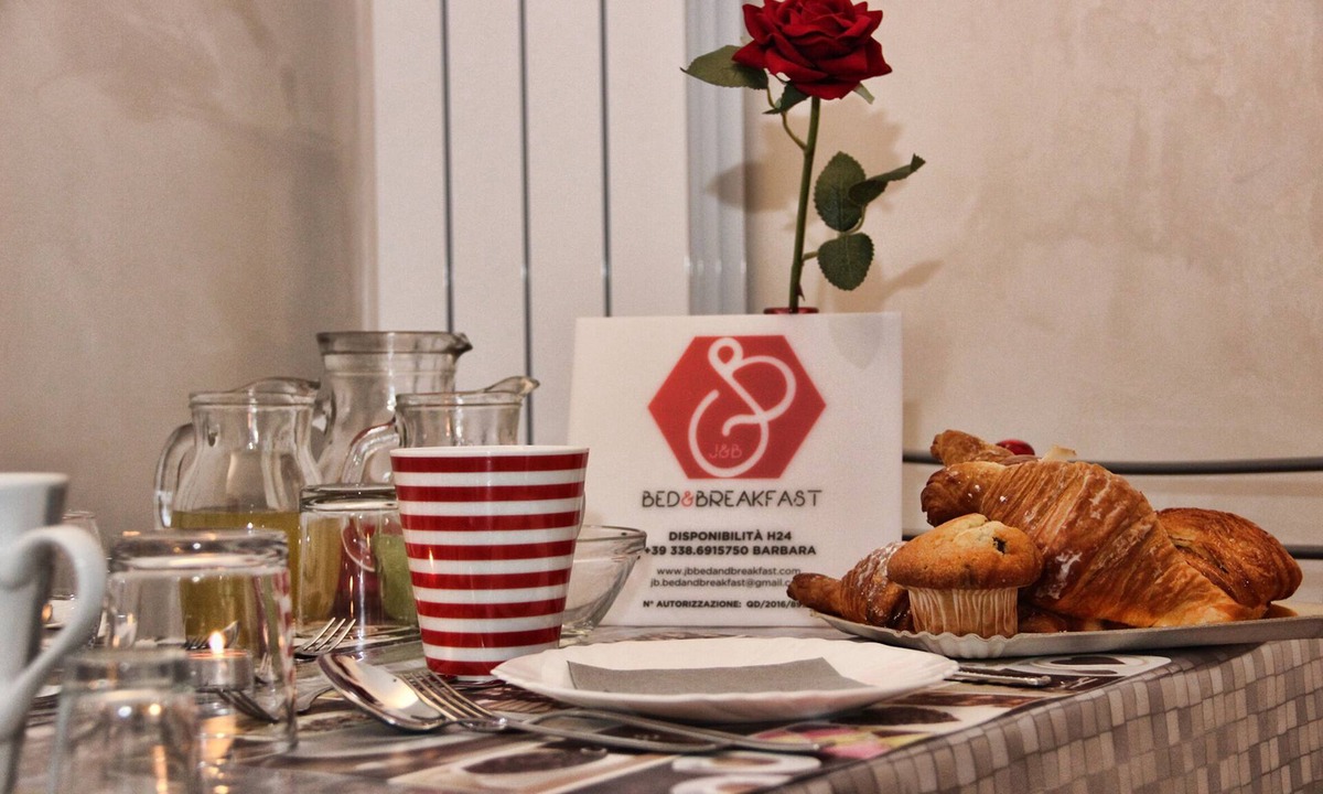 Tuscolano Apartment | J&B Bed & Breakfast
