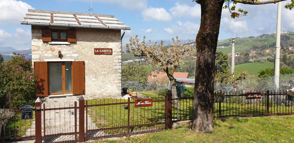 Bosco Chiesanuova House | La Casetta