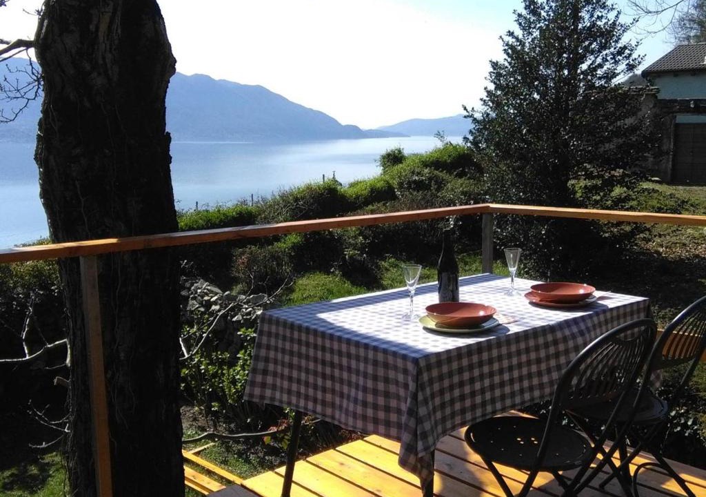 Cannero Riviera House | la vecchia casa rosa