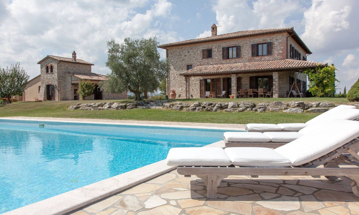 Avigliano Umbrio Villa | Large pool, scenic views, villa + guest house. Gym, Billiard room, pizza oven