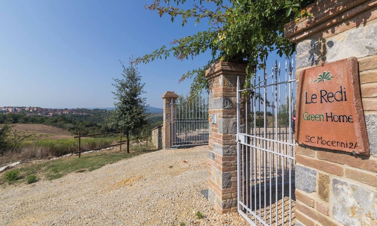 Poggiarello Villa | Le Redi: sustainable geothermal country villa, amazing views over Chianti hills