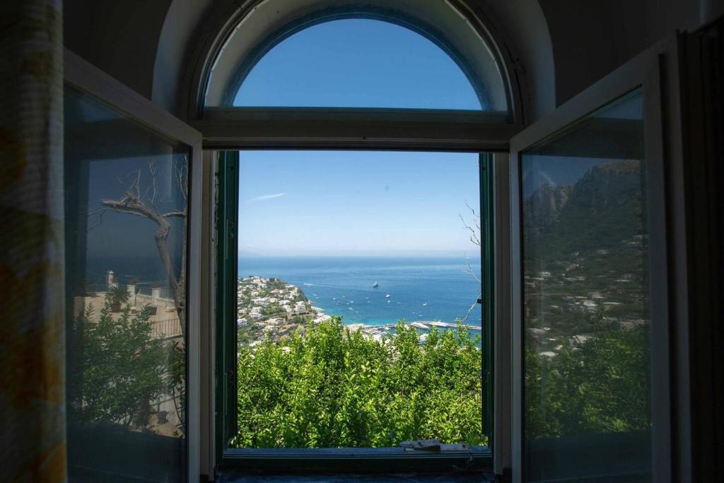 Capri Apartment | Longano 37 by Dimorra
