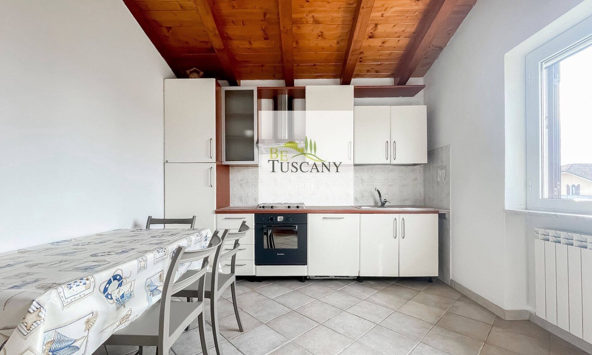 Capanne-Prato-Cinquale Apartment | Lovely apartment with garden a stone's throw from Versilia
