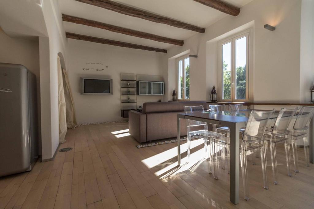 Lecco Apartment | Lungolago Holiday Home - Affitti Brevi Italia