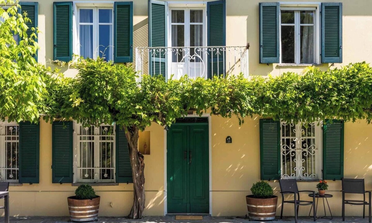Canelli Villa | Luxe Villa, All Ensuites & Private Vineyard Views in Piemonte