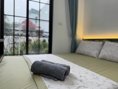 Tay Ho Bed & Breakfast | Ly Apartment