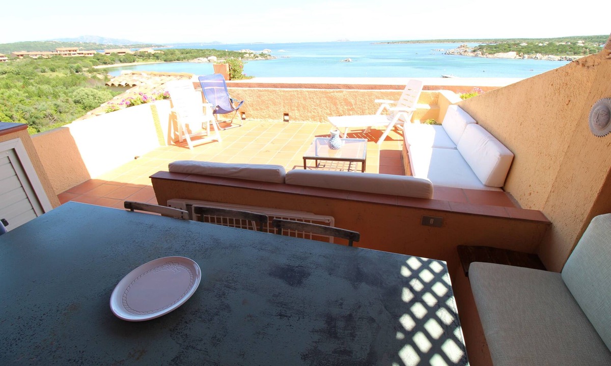 Golfo di Marinella Apartment | Marineled apartment 50 meters from the beach, swimming pool, restaurant bar, wifi