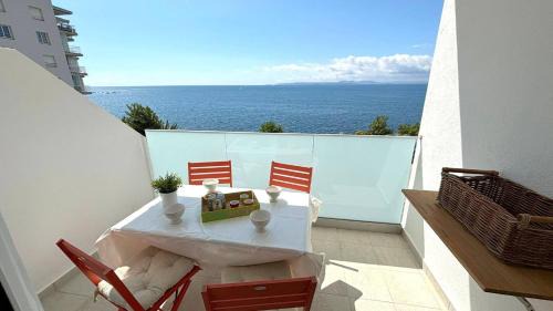 Almadraba-Canyelles Apartment | Meda Chica 1H