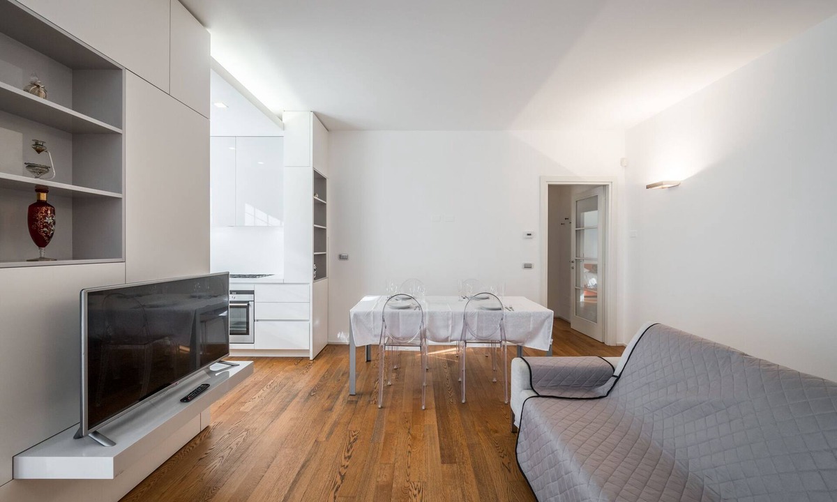 Buon Pastore-Sant'Agnese-San Damaso Apartment | Modena City Lux near Policlinico