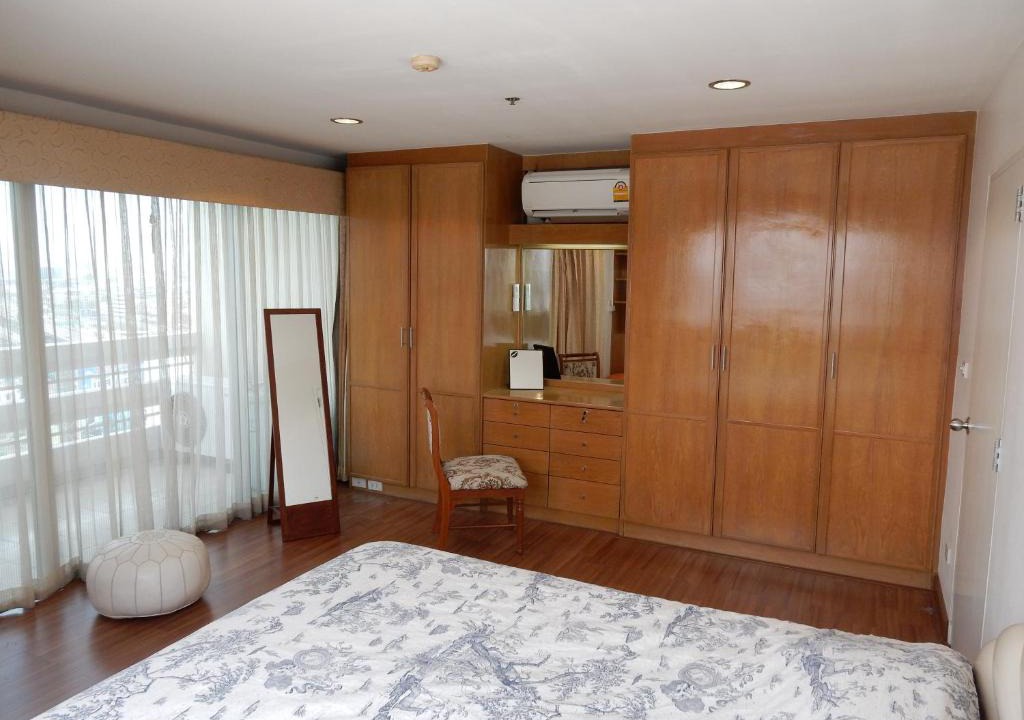 Chong Nonsi Apartment | Modern Home Tower Apartment