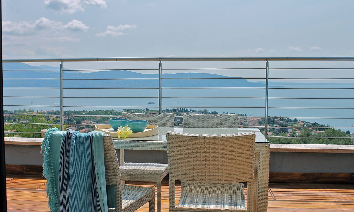 Toscolano Maderno Apartment | Modern style apartment limonaia, with magnificent views of the lake and a large swimming pool