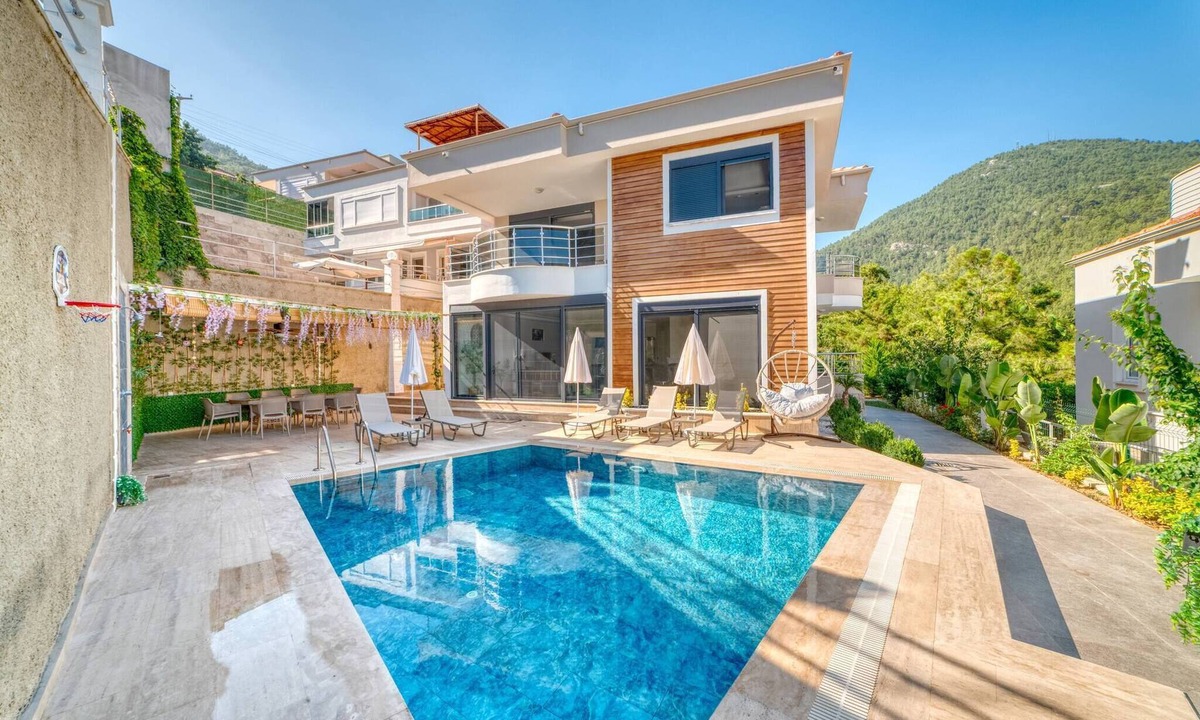 Alanya Villa | “Modern Villa Private Pool 10 min to Kleopatra Beach”