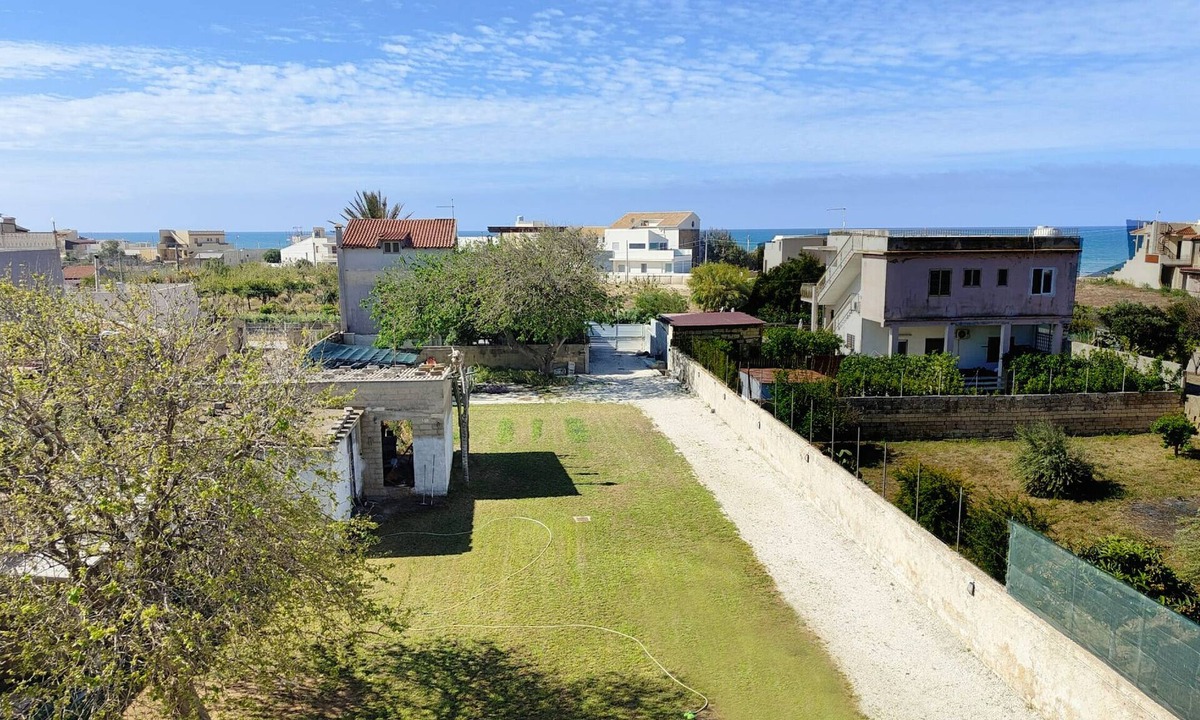 Donnalucata Villa | NEW Detached villa 50mt far from the sea. Fine sand, free beaches. No need car.
