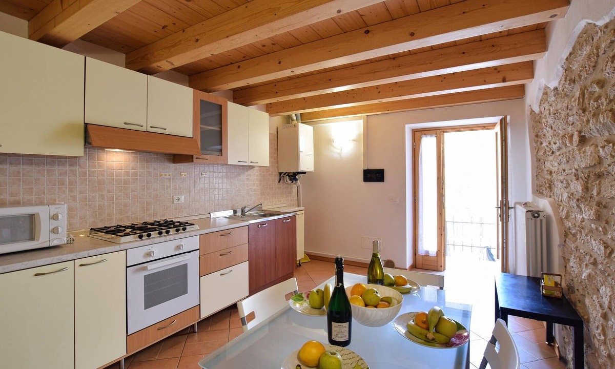 Sant'Anna d'Alfaedo House | Nice home in Fosse di Sant'Anna d'A