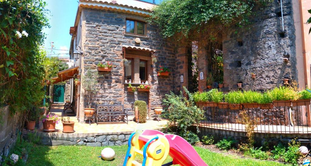 Trecastagni Cabin | NICE mini House - tra l'Etna Catania Taormina e il Mare