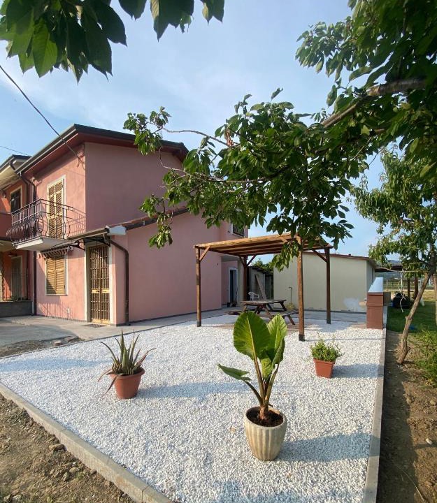 Arcola House | Nonna Cici