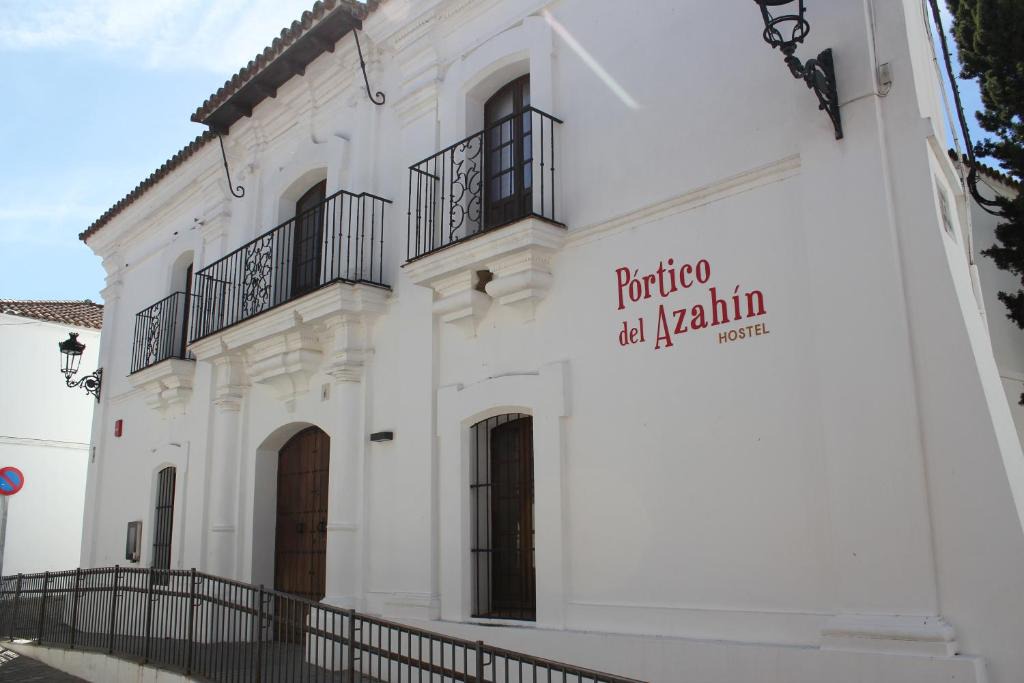 Cazalla De La Sierra Hostel | Pórtico del Azahín