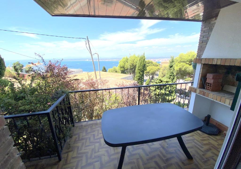 Roses Town Center Apartment | Panorama b1