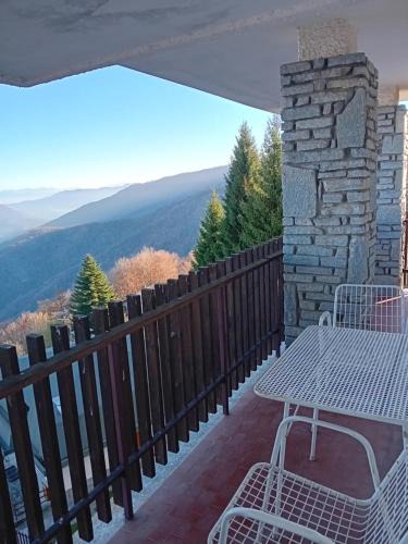 Montoso Apartment | Panoramic Eagle