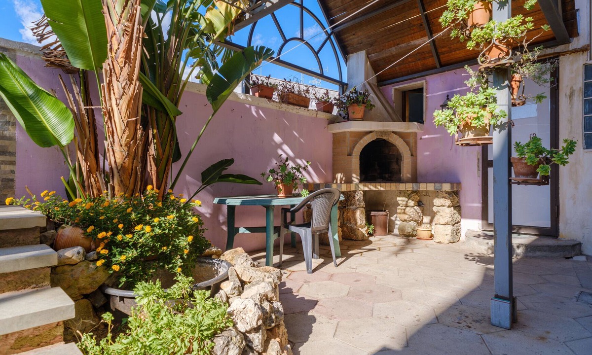 Monteroni di Lecce House | Pet-Friendly Holiday home Villa Chanel with Pool & Terraces