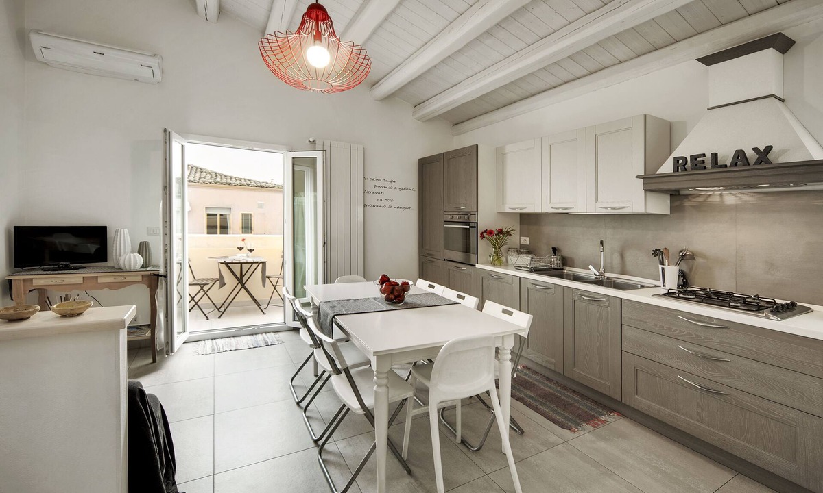 Ragusa House | Piazza Salvatore, 7, rooms with a view