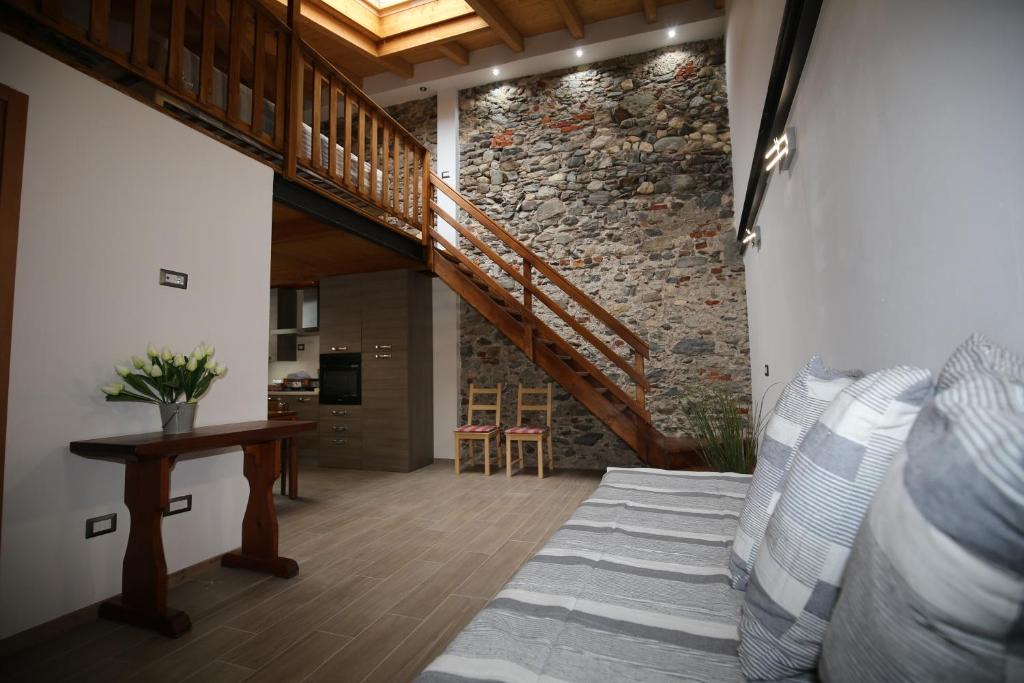 Arona Apartment | PICCOLA VILLA nel Centro Storico