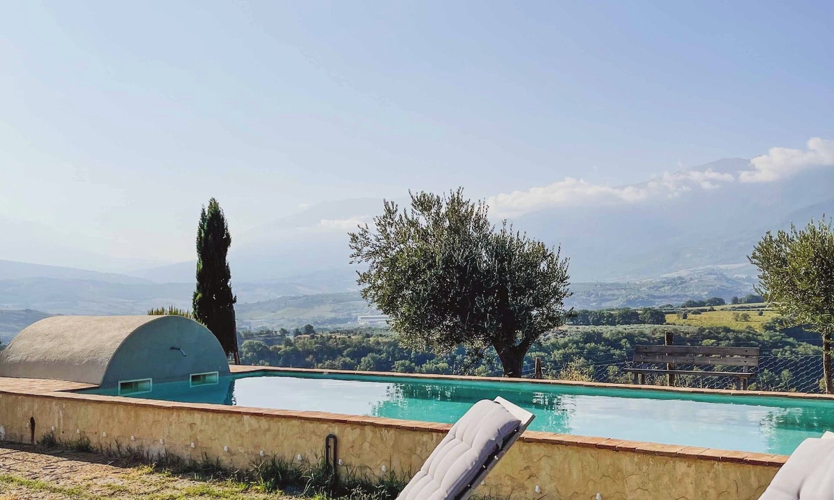 Castiglione a Casauria Apartment | Pietra Pizzuta Country House "Rocca" in the heart of Abruzzo 1 pool