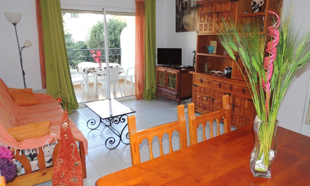 Roses Town Center Apartment | PROA 1 4 Roses