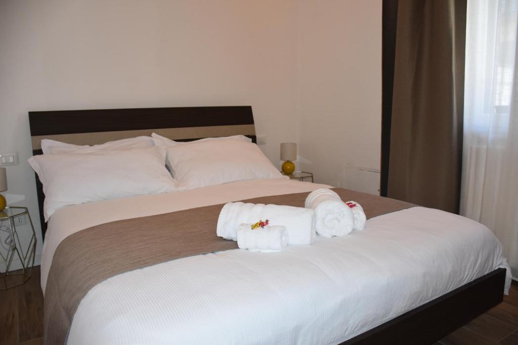 Pavia House | R & A Minerva Suites