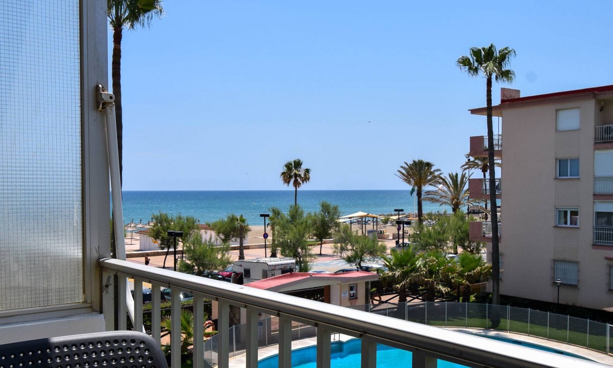 Torreblanca Apartment | Ref: 278 Beach apartment with pool and parking