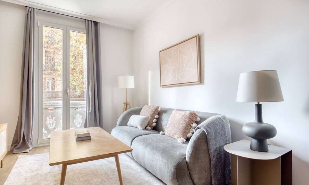 La Sagrada Familia Apartment | Renovated Sagrada Familia 1BR w/Roof Access, by Blueground