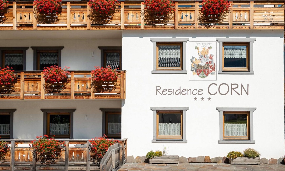 Mareo Apartment | Residence Corn - Standard Apartment 12 with Mountain View, Jacuzzi, Wi-Fi & Balcony