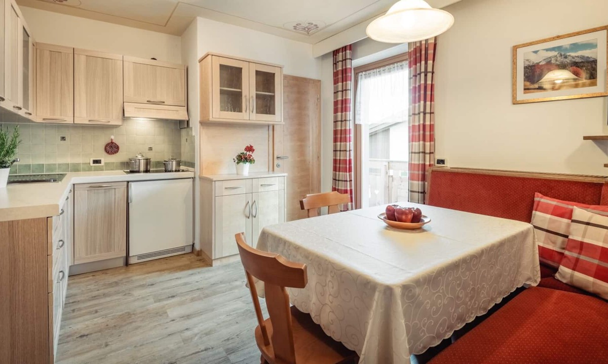 Mareo Apartment | Residence Corn - Standard Apartment 9 with Mountain View, Jacuzzi, Wi-Fi & Balcony