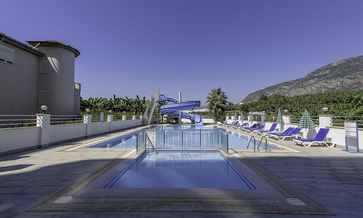 Seki Apartment | Residence w Balcony and Shared Pool 7 min to Coast