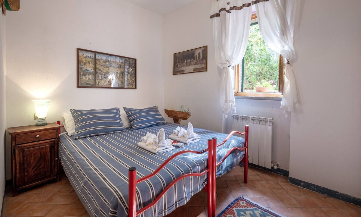 Castel del Piano Apartment | Room 'Ginepro' with Shared Terrace, Shared Garden and Wi-Fi