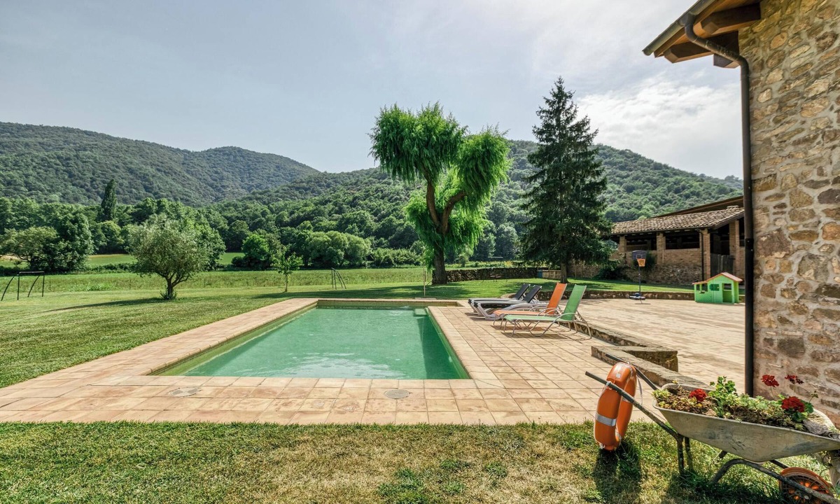 Sant Pere Despuig Villa | Rural House Mas Plantalech with Pool, Garden & Wi-Fi
