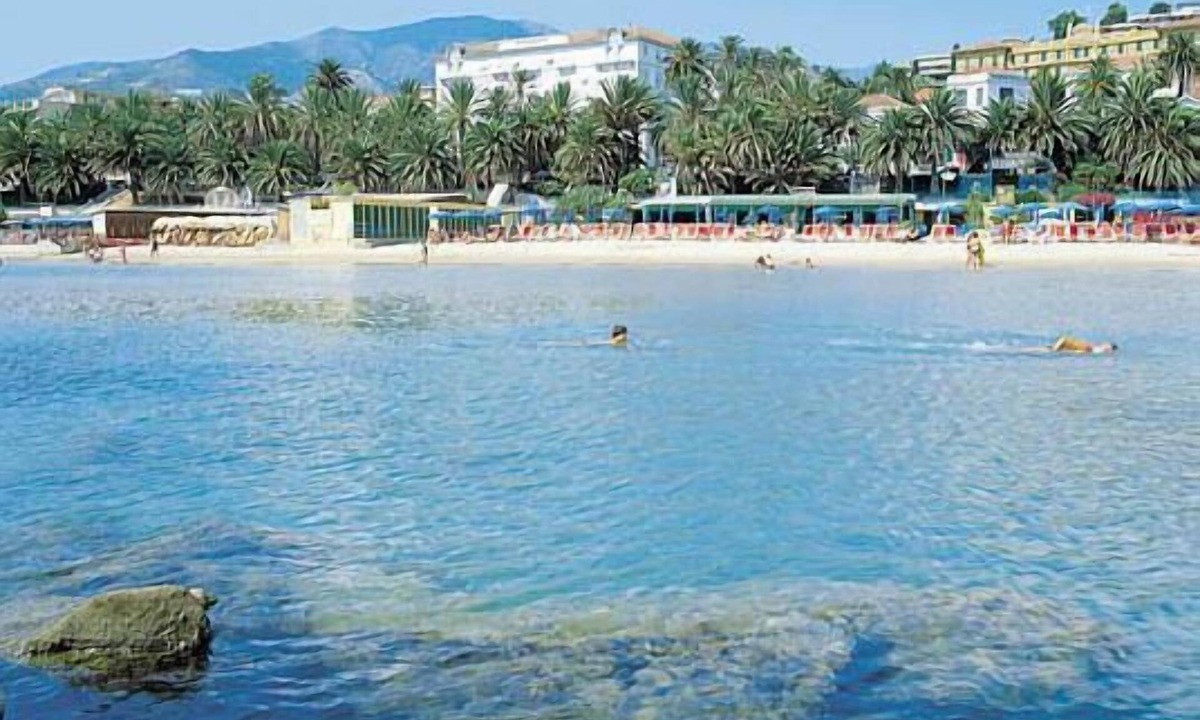Sanremo Apartment | Sanremo: 2 rooms apartment in front of beaches with panoramic sea view + wifi